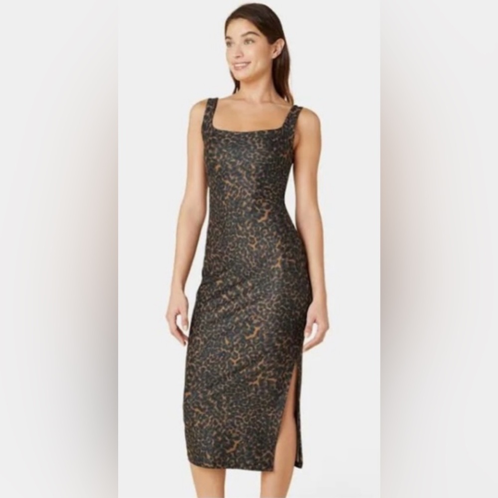 Beyond Yoga Chai Tortoise SoftMark icon midi dress